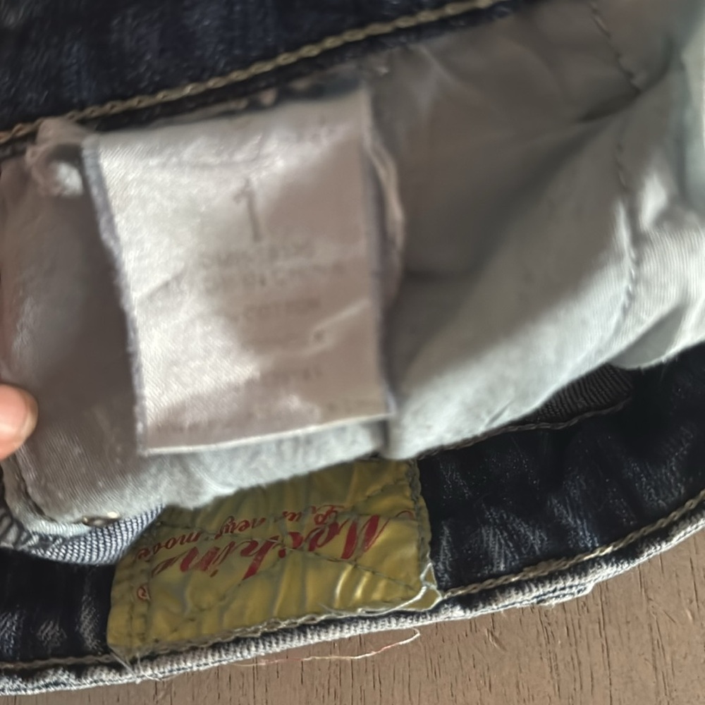 Distressed Jeans - Picture 6 of 6